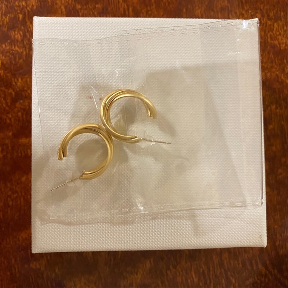 Set of Two Gold Hoop Earrings ( One Small, One Medium) - Picture 16 of 16